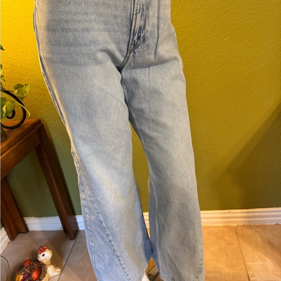 Frame Denim Light Wash Jeans - Picture 8 of 17